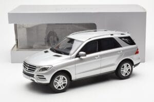 Mercedes M-Class W166 Iridium Plata Metalizado Minichamps 1:18 B66960064 Metal - imagen 8 de 8