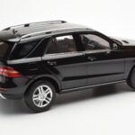 Mercedes M-Class W166 Obsidian Negro Metalizado Minichamps 1:18 B66960063 - image 3 of 8