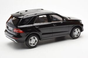 Mercedes M-Class W166 Obsidian Negro Metalizado Minichamps 1:18 B66960063 Metal - imagen 3 de 8