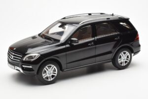 Mercedes M-Class W166 Obsidian Negro Metalizado Minichamps 1:18 B66960063