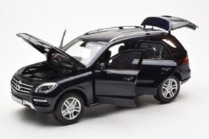 Mercedes M-Class W166 Tansanite Azul Metalizado Minichamps 1:18 B66960065 Metal - imagen 2 de 8