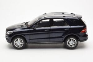 Mercedes M-Class W166 Tansanite Azul Metalizado Minichamps 1:18 B66960065 Metal - imagen 4 de 8