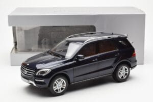 Mercedes M-Class W166 Tansanite Azul Metalizado Minichamps 1:18 B66960065 Metal - imagen 8 de 8