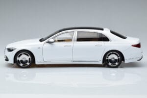 Mercedes Maybach S600 W222 V12 Biturbo Diamond Blanco Almost Real 1:18 820116 Metal - imagen 4 de 11