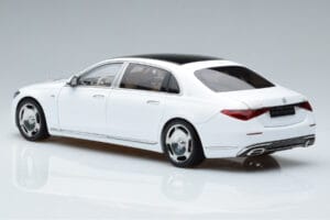 Mercedes Maybach S600 W222 V12 Biturbo Diamond Blanco Almost Real 1:18 820116 Metal - imagen 7 de 11