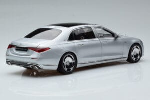 Mercedes Maybach S600 W222 V12 Biturbo Hightech Plata Almost Real 1:18 820118 Metal - imagen 3 de 12