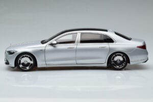 Mercedes Maybach S600 W222 V12 Biturbo Hightech Plata Almost Real 1:18 820118 Metal - imagen 5 de 12