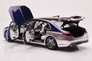 Mercedes Maybach S680 W223 Nautical Azul Cirrus Plateado Almost Real 1:18 820125 Metal - imagen 5 de 8