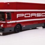 Mercedes O317 Porsche Transporter Rojo CMR 1:18