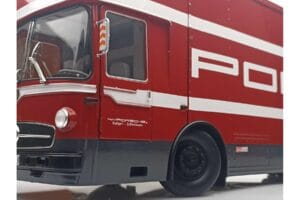 Mercedes O317 Porsche Transporter Rojo CMR 1:18 CMR149 Metal - imagen 7 de 12