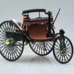 Mercedes Patent Motorwagen Verde Norev 1:18 - image 4 of 6
