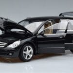 Mercedes R-Class W251 Obsidian Negro Minichamps 1:18 B66962325 Metal - image 2 of 7