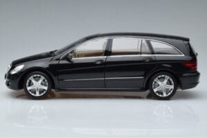 Mercedes R-Class W251 Obsidian Negro Minichamps 1:18 B66962325 Metal - imagen 4 de 7