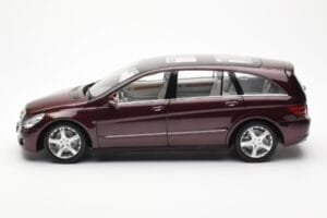 Mercedes R-Class W251 Rojo Metálico Minichamps 1:18 150034602 Metal - imagen 4 de 8