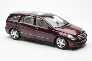 Mercedes R-Class W251 Rojo Metálico Minichamps 1:18 150034602 Metal - imagen 6 de 8