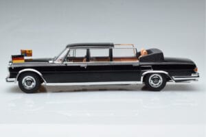 Mercedes 600 Pullman W100 Landaulet Queen Elizabeth II KK-Scale 1:18 KKDC181185 Metal - imagen 3 de 6