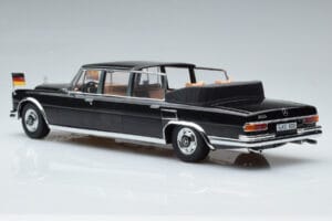 Mercedes 600 Pullman W100 Landaulet Queen Elizabeth II KK-Scale 1:18 KKDC181185 Metal - imagen 5 de 6