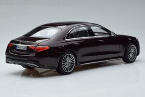 Mercedes S-Class W223 AMG Line Rojo Norev 1:18 183804 Metal - imagen 3 de 8
