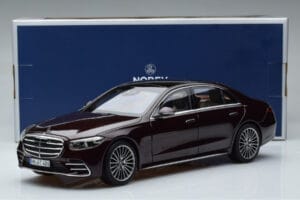 Mercedes S-Class W223 AMG Line Rojo Norev 1:18 183804 Metal - imagen 8 de 8