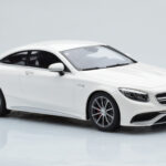 Mercedes AMG S63 C217 Coupe Blanco GT Spirit 1:18 - image 4 of 6