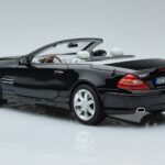 Mercedes SL500 R230 Negro Norev 1:18 183840 Metal - image 6 of 8