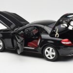 Mercedes SLK R171 Obsidian Negro Metalizado Minichamps 1:18 B66962319 - image 6 of 9