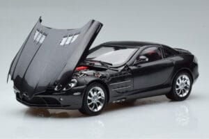 Mercedes SLR McLaren Negro CMC 1:18 M-045F Metal - imagen 2 de 10