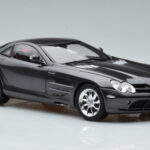 Mercedes SLR McLaren Negro CMC 1:18 - image 6 of 10
