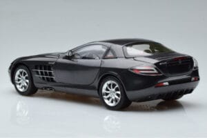 Mercedes SLR McLaren Negro CMC 1:18 M-045F Metal - imagen 7 de 10