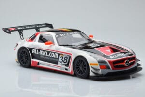 Mercedes SLS AMG GT3 Munnich Motorsport #38 M. Basseng / M. Winkelhock Champions FIA GT1 World Championship 2012 Minichamps 1 - imagen 4 de 6