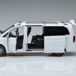 Mercedes V-Class W447 V260L Blanco Mercedes 1:18 QALCN89911149 Metal - image 5 of 8