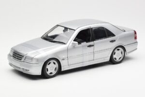 Mercedes C36 AMG W202 Plata UT Models 1:18
