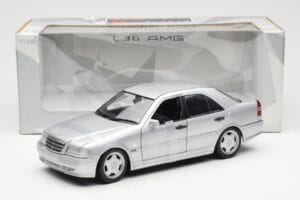Mercedes C36 AMG W202 Plata UT Models 1:18 180035000 Metal - imagen 6 de 6