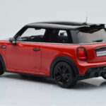 Mini Cooper S JCW F56 Rojo Otto 1:18 - image 5 of 6