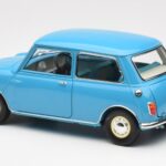 Morris Mini Minor Azul Kyosho 1:18 08964BL - image 7 of 8