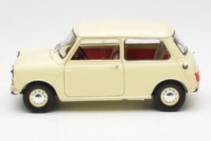Morris Mini Minor Blanco Kyosho 1:18 08964W Metal - imagen 4 de 8