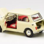 Morris Mini Minor Blanco Kyosho 1:18 08964W - image 5 of 8