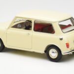 Morris Mini Minor Blanco Kyosho 1:18 08964W - image 7 of 8