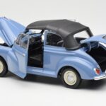 Morris Minor Cabriolet Azul Minichamps 1:18 - image 5 of 8