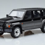 Nissan Patrol GR Y60 Gris Otto 1:18