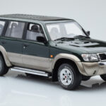 Nissan Patrol GR Y61 Verde Otto 1:18 - image 3 of 5