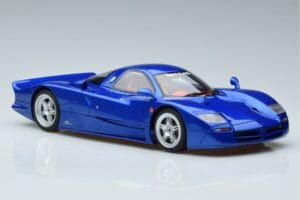 Nissan R390 GT1 Road Car GT Spirit 1:18 GT403 Resina - imagen 4 de 6