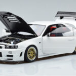 Nissan Skyline GT-R R34 Nismo Z-Tune Blanco MotorHelix 1:18 - image 2 of 11
