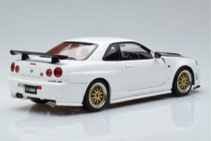 Nissan Skyline GT-R R34 Nismo Z-Tune Blanco MotorHelix 1:18 M83407 Metal - imagen 3 de 11