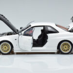 Nissan Skyline GT-R R34 Nismo Z-Tune Blanco MotorHelix 1:18 - image 4 of 11