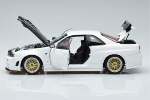 Nissan Skyline GT-R R34 Nismo Z-Tune Blanco MotorHelix 1:18 M83407 Metal - imagen 4 de 11