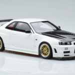 Nissan Skyline GT-R R34 Nismo Z-Tune Blanco MotorHelix 1:18 - image 6 of 11