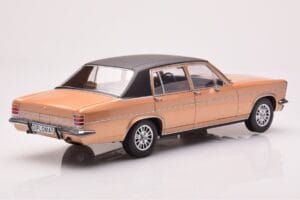 Opel Diplomat B Beige Metalizado MCG 1:18 MCG18335 Metal - imagen 2 de 6