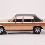 Opel Diplomat B Beige Metalizado MCG 1:18 - image 3 of 6