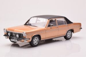 Opel Diplomat B Beige Metalizado MCG 1:18 MCG18335